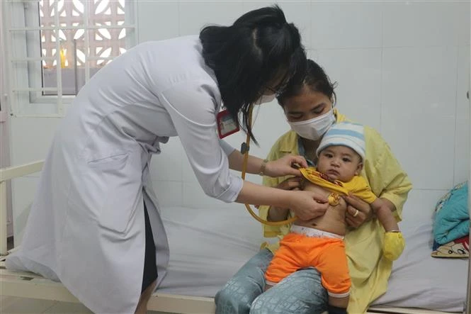 Kon Tum chủ động phòng, chống bệnh cho trẻ em thời điểm giao mùa