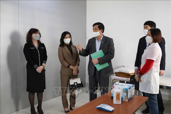 Phó Giám đốc Sở Giáo dục và Đào tạo Hà Nội Phạm Xuân Tiến đánh giá, nhìn chung, các trường đã chuẩn bị đầy đủ, nghiêm túc, đáp ứng các tiêu chí an toàn để tổ chức dạy học. Ảnh: Thanh Tùng - TTXVN 