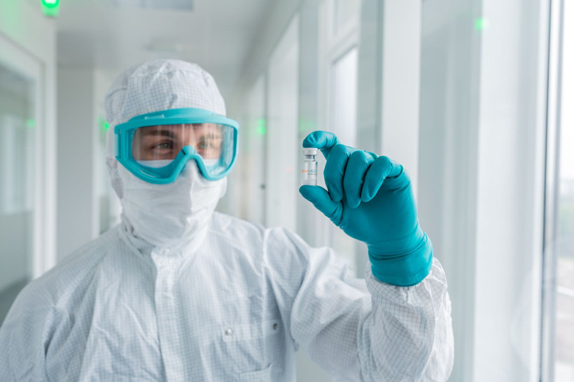 Vaccine COVID-19 có nhiều loại đang được sử dụng. Ảnh: Văn Đạt - TTXVN 