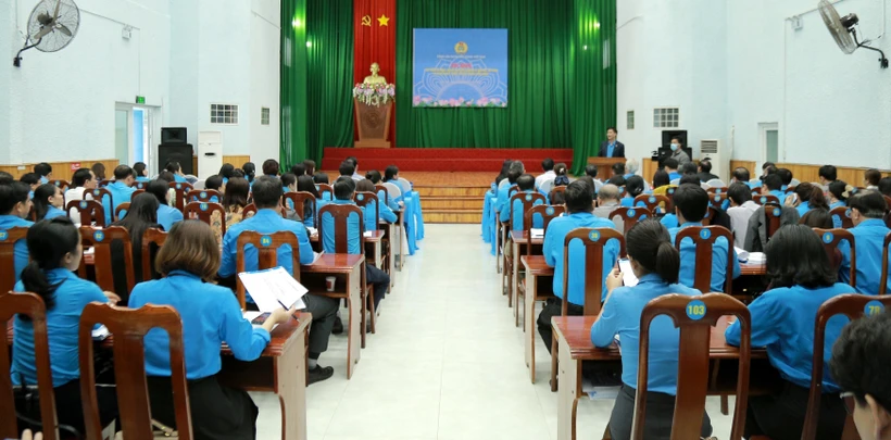 Trong ảnh: 14 Liên đoàn Lao động tỉnh khu vực Tây Nguyên và lân cận tham dự Tập huấn kỹ năng tuyên truyền về dân tộc, tôn giáo cho cán bộ Công đoàn. Ảnh: Quang Thái- TTXVN 