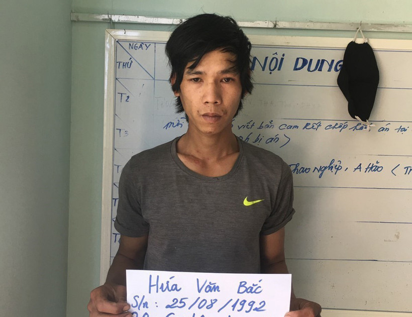 Kon Tum: Bắt giữ đối tượng vận chuyển 2,1 kg ma túy đá
