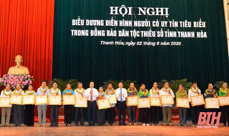Biểu dương người có uy tín tiêu biểu trong đồng bào dân tộc thiểu số tỉnh Thanh Hóa, năm 2020. Ảnh: baothanhhoa.vn