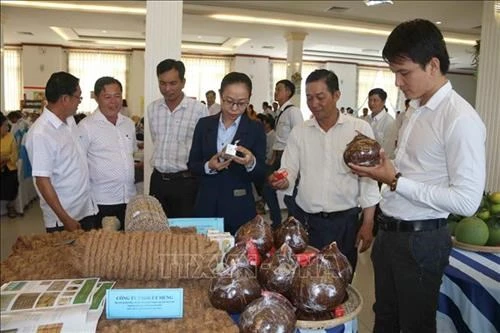 Kết nối tiêu thụ các sản phẩm của tỉnh Trà Vinh. Ảnh: Thanh Hòa - TTXVN