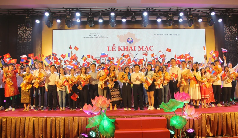 Trại hè Việt Nam 2022 thu hút sự tham gia của 107 bạn thanh niên, sinh viên là người Việt Nam ở nước ngoài đến từ 25 quốc gia, vùng lãnh thổ trên thế giới. Ảnh: Bích Huệ - TTXVN 