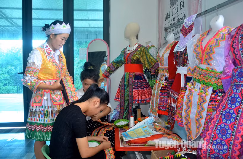 Tạo nguồn đảng viên trẻ vùng đồng bào dân tộc thiểu số ở Tuyên Quang