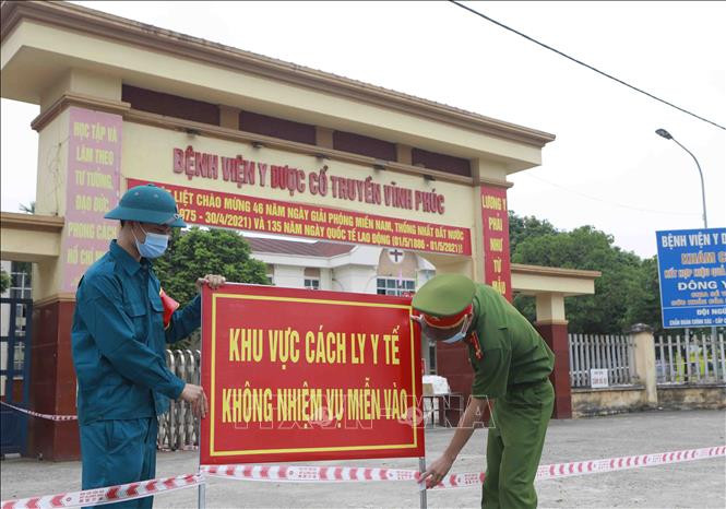 Bệnh viện Y Dược cổ truyền Vĩnh Phúc, xã Định Trung, thành phố Vĩnh Yên được cách ly y tế để phòng chống dịch COVID-19. Ảnh: Hoàng Hùng - TTXVN