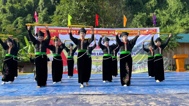 Sắc màu mới trong đời sống đồng bào dân tộc Cống ở Lai Châu