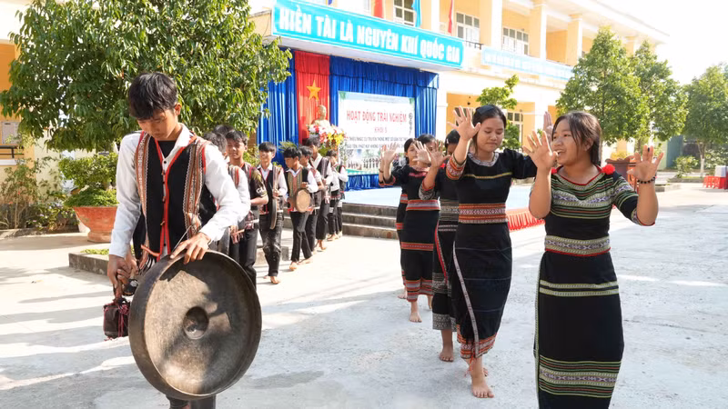 Để tiếng cồng, chiêng mãi ngân vang giữa đại ngàn