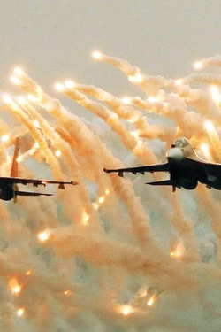 Không quân Việt Nam được trang bị dòng máy bay tiêm kích hiện đại Su-30MK2, hiện thực hóa chủ trương tiến thẳng lên hiện đại. Ảnh: Lâm Khánh