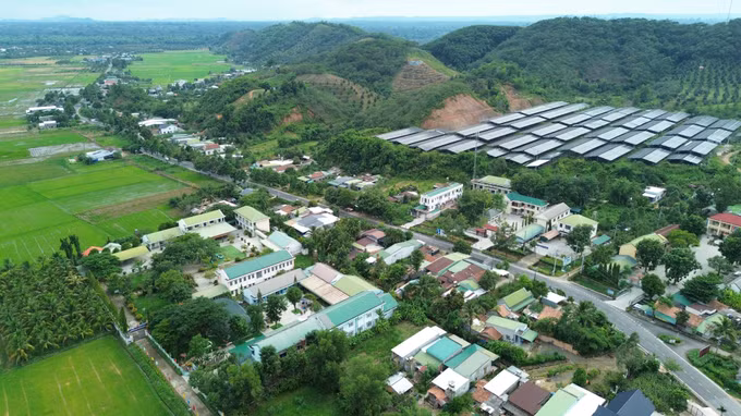 Hệ thống giao thông ở xã Đạ Tẻh, tỉnh Lâm Đồng được đầu tư, nâng cấp, góp phần hoàn thiện hạ tầng và thúc đẩy phát triển kinh tế - xã hội.