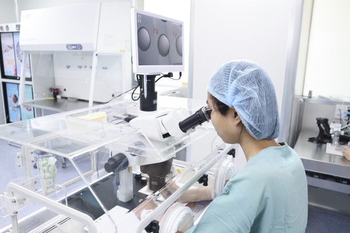 Đơn vị hỗ trợ sinh sản IVF Mỹ Đức Buôn Ma Thuột, Bệnh viện Đại học Y Dược Buôn Ma Thuột (phường Tân An, tỉnh Đắk Lắk) được đầu tư hệ thống kỹ thuật phức tạp nhất bệnh viện. Ảnh: TTXVN phát Đơn vị hỗ trợ sinh sản IVF Mỹ Đức Buôn Ma Thuột, Bệnh viện Đại học Y Dược Buôn Ma Thuột (phường Tân An, tỉnh Đắk Lắk) được đầu tư hệ thống kỹ thuật phức tạp nhất bệnh viện. Ảnh: TTXVN phát