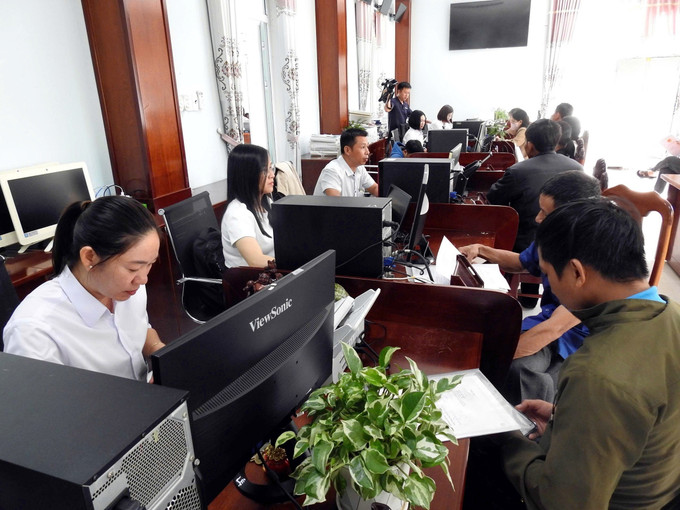 Hoạt động tại Trung tâm hành chính công của xã Bờ Y (Quảng Ngãi). Hoạt động tại Trung tâm hành chính công của xã Bờ Y (Quảng Ngãi).