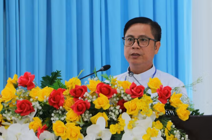 Linh mục Trương Minh Hải, Chủ tịch Ủy ban đoàn kết công giáo tỉnh Sóc Trăng phát biểu khai mạc đại hội.