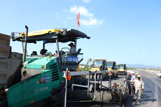 Sôi nổi khí thế thi công trên dự án giao thông trọng điểm quốc gia.