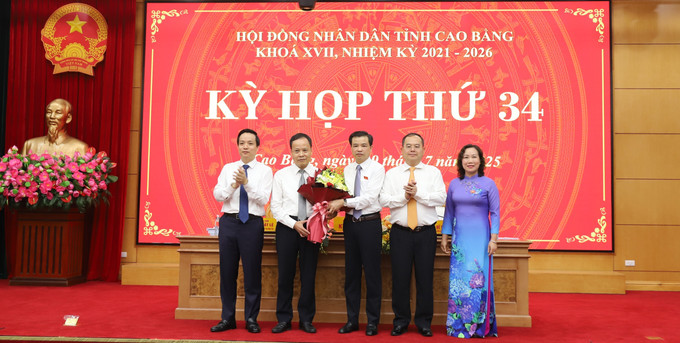 Đồng chí Nông Thanh Tùng, nguyên Phó Chủ tịch HĐND tỉnh Cao Bằng được điều chuyển nhận công tác mới. Đồng chí Nông Thanh Tùng, nguyên Phó Chủ tịch HĐND tỉnh Cao Bằng được điều chuyển nhận công tác mới.