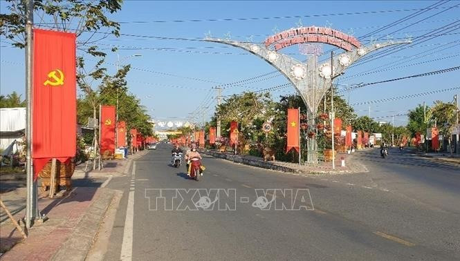 Huyện Cầu Kè (Trà Vinh) đạt chuẩn huyện nông thôn mới nâng cao. Huyện Cầu Kè (Trà Vinh) đạt chuẩn huyện nông thôn mới nâng cao.
