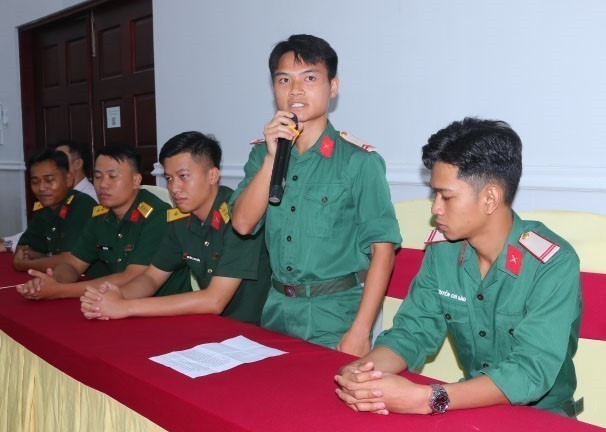 Thanh niên Bộ Chỉ huy quân sự tỉnh Sóc Trăng phát biểu tại buổi đối thoại. doi-thoai-thanh-nien-06062025-02.jpg