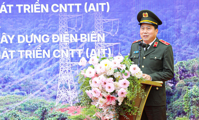 Thiếu tướng Vũ Văn Đấu, Giám đốc Công an tỉnh Điện Biên, phát biểu tại lễ khởi công.