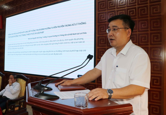 Trưởng Cơ quan thường trú TTXVN tại Lai Châu Nguyễn Việt Dũng nêu tham luận tại Hội thảo. Trưởng Cơ quan thường trú TTXVN tại Lai Châu Nguyễn Việt Dũng nêu tham luận tại Hội thảo.