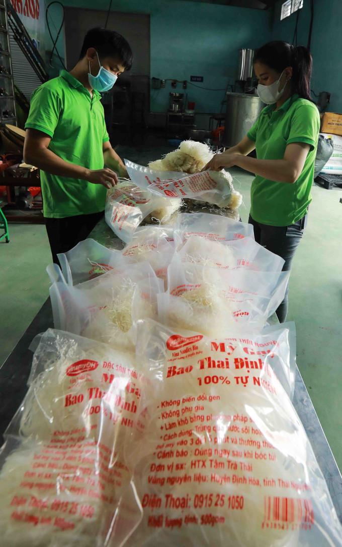 Sản phẩm mì gạo của HTX Tâm Trà Thái xã Tân Cương, thành phố Thái Nguyên đạt tiêu chuẩn OCOP 3 sao năm 2018. Ảnh: Vũ Sinh/TTXVN Sản phẩm mì gạo của HTX Tâm Trà Thái xã Tân Cương, thành phố Thái Nguyên đạt tiêu chuẩn OCOP 3 sao năm 2018. Ảnh: Vũ Sinh/TTXVN