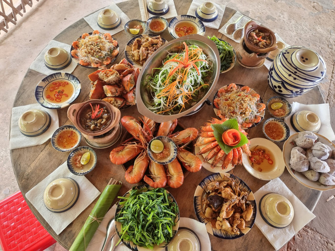 Ẩm thực tại Điểm du lịch cộng đồng Cồn Chim, xã Hòa Minh (Vĩnh Long). Ảnh: TTXVN phát Ẩm thực tại Điểm du lịch cộng đồng Cồn Chim, xã Hòa Minh (Vĩnh Long). Ảnh: TTXVN phát