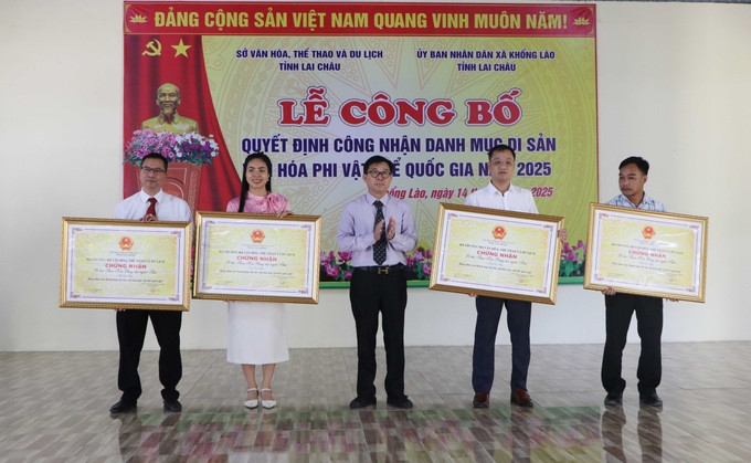Cục Di sản văn hoá trao trao chứng nhận Di sản văn hoá phi vật thể Quốc gia Lễ hội Then Kin Pang dân tộc Thái, tỉnh Lai Châu. vh-lai-chau-14072025-04.jpg
