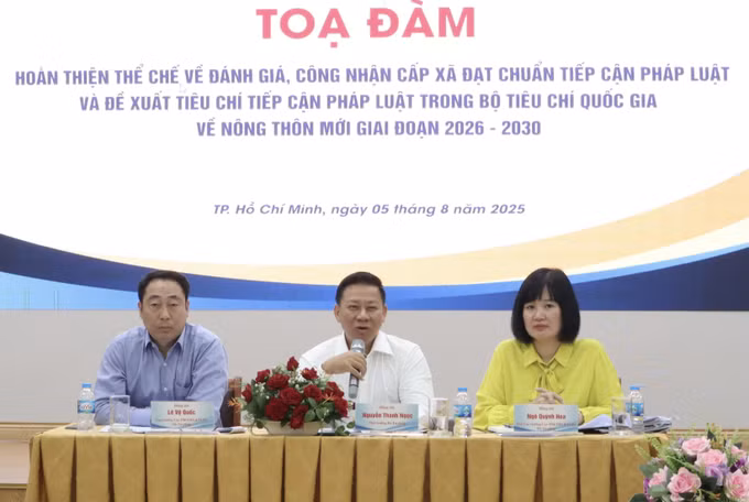 Lãnh đạo Bộ Tư pháp chủ trì tọa đàm.