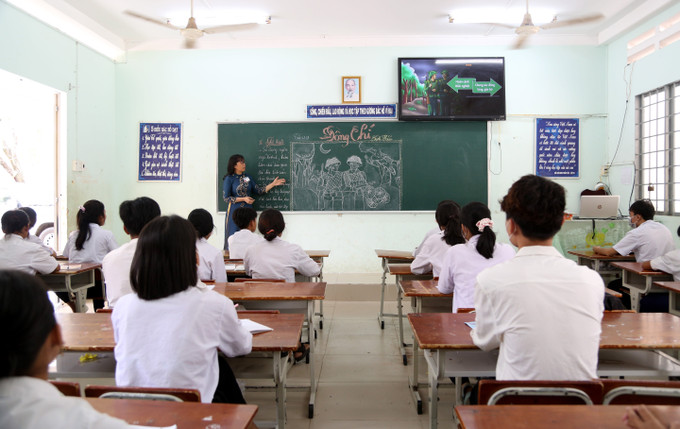 Giờ học của học sinh trường Trung học cơ sở Hòa Hiệp, huyện Tân Biên (Tây Ninh). Ảnh: Giang Phương/TTXVN giao-duc-vung-bien-19102025-01.jpg