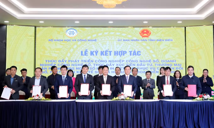 Lễ ký kết hợp tác thúc đẩy phát triển công nghiệp công nghệ số, doanh nghiệp công nghệ số, thức đẩy xúc tiến đầu tư thương mại...