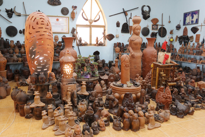 Sản phẩm gốm của Hợp tác xã gốm Chăm Bàu Trúc (xã Ninh Phước, tỉnh Khánh Hòa).