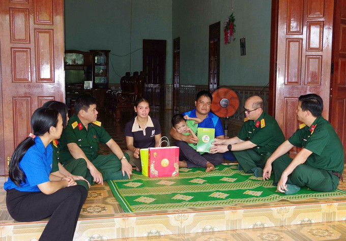 Đoàn Kinh tế Quốc phòng 74 (Binh đoàn 15) thăm, tặng quà cho các cháu bị khuyết tật và bệnh hiểm nghèo tại xã Ia Dơk, tỉnh Gia Lai trong dịp Trung thu 2025. Đoàn Kinh tế Quốc phòng 74 (Binh đoàn 15) thăm, tặng quà cho các cháu bị khuyết tật và bệnh hiểm nghèo tại xã Ia Dơk, tỉnh Gia Lai trong dịp Trung thu 2025.