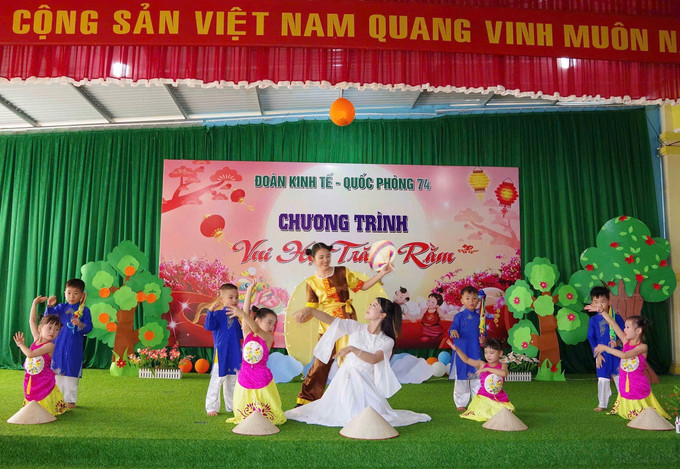 Nhiều hoạt động ý nghĩa được các Đoàn Kinh tế Quốc phòng trực thuộc Binh đoàn 15 tổ chức cho các cháu thiếu nhi tại 19 xã tại tỉnh Gia Lai. Nhiều hoạt động ý nghĩa được các Đoàn Kinh tế Quốc phòng trực thuộc Binh đoàn 15 tổ chức cho các cháu thiếu nhi tại 19 xã tại tỉnh Gia Lai.