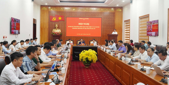 Quang cảnh Hội nghị đánh giá tình hình triển khai thực hiện và vận hành mô hình chính quyền địa phương 2 cấp sau 3 tháng đi vào hoạt động tại Lai Châu. Ảnh: Nguyễn Oanh-TTXVN. Quang cảnh Hội nghị đánh giá tình hình triển khai thực hiện và vận hành mô hình chính quyền địa phương 2 cấp sau 3 tháng đi vào hoạt động tại Lai Châu. Ảnh: Nguyễn Oanh-TTXVN.