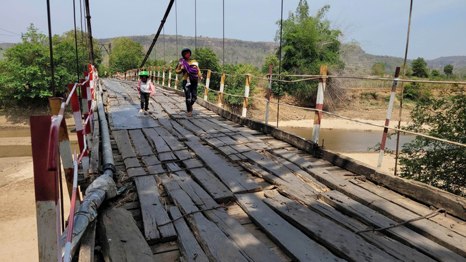 Tình trạng xuống cấp, hư hỏng của cầu treo Tung Ke bắc qua sông Ayun (xã Ayun, huyện Chư Sê, tỉnh Gia Lai). Ảnh: Hoài Nam - TTXVN Tình trạng xuống cấp, hư hỏng của cầu treo Tung Ke bắc qua sông Ayun (xã Ayun, huyện Chư Sê, tỉnh Gia Lai). Ảnh: Hoài Nam - TTXVN