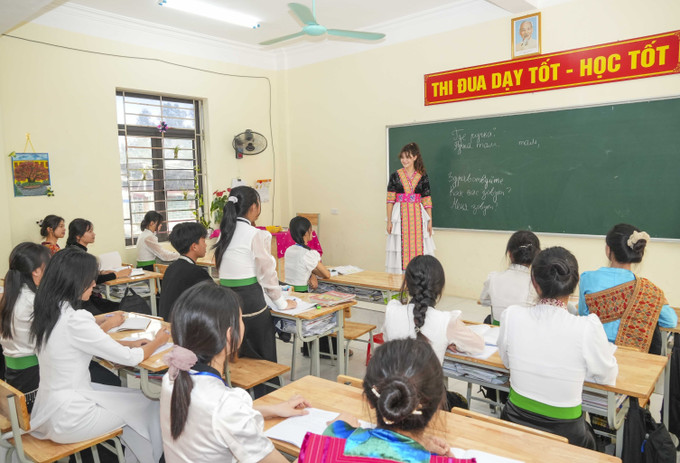 Không khí học tập sôi nổi tại lớp học tiếng Nga dành cho học sinh Trường Phổ thông Dân tộc Nội trú THPT tỉnh Điện Biên.