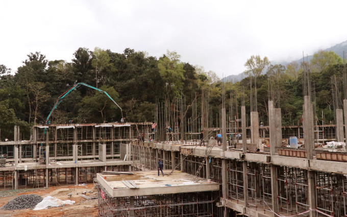 Đẩy nhanh tiến độ xây dựng Trường Phổ thông nội trú liên cấp Tiểu học và THCS Thanh Thủy (xã biên giới Thanh Thủy, Tuyên Quang). Ảnh: Đức Thọ/TTXVN