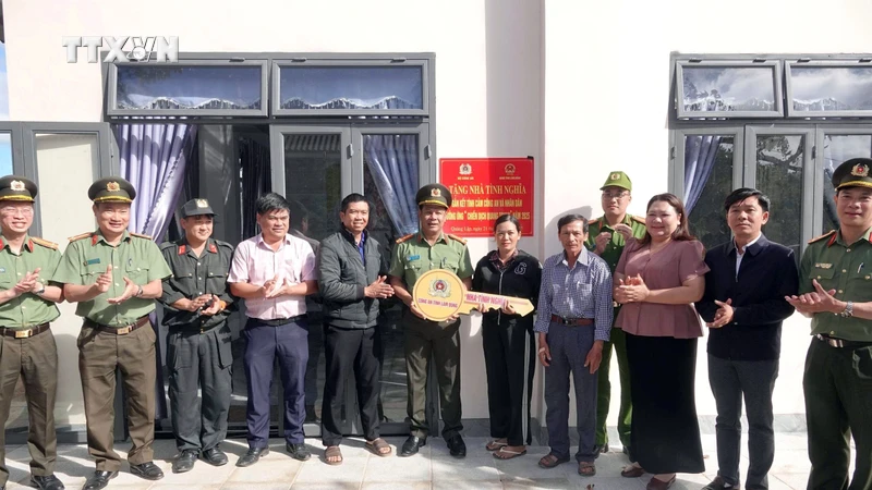 Lâm Đồng: Khánh thành căn nhà đầu tiên trong 'Chiến dịch Quang Trung'