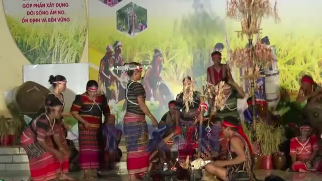 Phát huy phục dựng lễ hội truyền thống dân tộc thiểu số S’tiêng