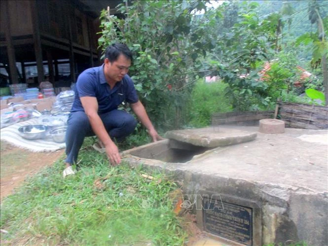 Công trình cấp nước tại xã Tam Lư, huyện Quan Sơn,Thanh Hóa không còn sử dụng được nữa. Ảnh: Nguyễn Nam-TTXVN