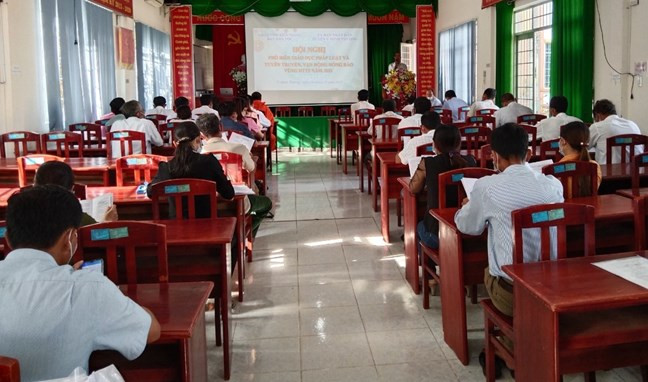 Ban Dân tộc tỉnh Kiên Giang tổ chức Hội nghị phổ biến, giáo dục pháp luật trong đồng bào vùng dân tộc thiểu số tại huyện U Minh Thượng. Nguồn: mattran.org.vn