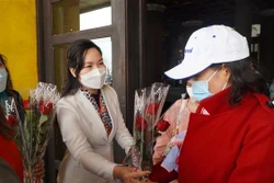 Quảng Ninh đón đoàn khách xông đất đầu năm mới