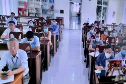 Thực hiện ca hội chẩn, khám chữa bệnh từ xa tại Trung tâm Y tế Lâm Hà (tỉnh Lâm Đồng). Ảnh: baolamdong.vn