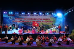 Văn nghệ chào mừng Tết Độc lập 2/9 và Ngày hội Văn hóa, Thể thao các dân tộc huyện Than Uyên lần thứ XII, năm 2023. Ảnh: Quý Trung – TTXVN