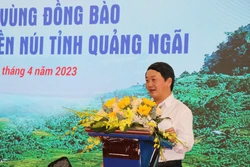 Đồng chí Hầu A Lềnh, Ủy viên Trung ương Đảng, Phó Trưởng Ban Chỉ đạo Trung ương các Chương trình mục tiêu Quốc gia, Bộ Trưởng, Chủ nhiệm Ủy ban dân tộc, phát biểu tại Hội nghị. Ảnh: Phạm Cường-TTXVN