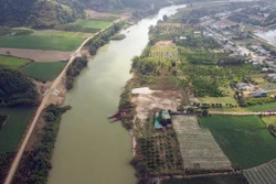 Sụt lún, sạt lở ven sông Krông Nô khiến người dân bất an