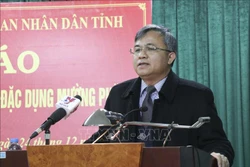 Ông Lò Văn Tiến, Phó Chủ tịch UBND tỉnh Điện Biên phát biểu tại buổi họp báo. Ảnh: Xuân Tư – TTXVN