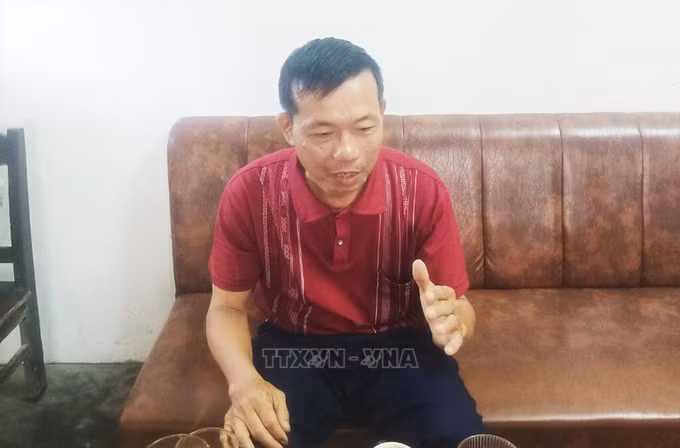 101017-dang-vien-mai-van-tri-tru-tai-phuong-thuan-loc-thanh-pho-hue-tinh-thua-thien-hue-bay-to-long-thuong-tiec-khi-tong-bi-thu-nguyen-phu-trong-qua-doi-anh-tuong-vi-ttxvn.jpg
