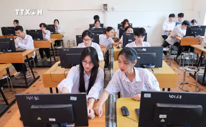 vna_potal_thi_sinh_chinh_thuc_dang_ky_thi_tot_nghiep_thpt_nam_2024_7354698.jpg