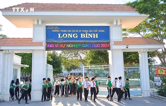vna_potal_hoc_sinh_vung_dau_nguon_bien_gioi_an_giang_san_sang_don_nam_hoc_moi_7572524.jpg