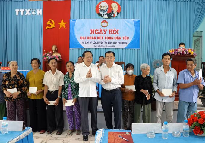 vna_potal_ngay_hoi_dai_doan_ket_toan_dan_toc_tai_vinh_long__7694546.jpg
